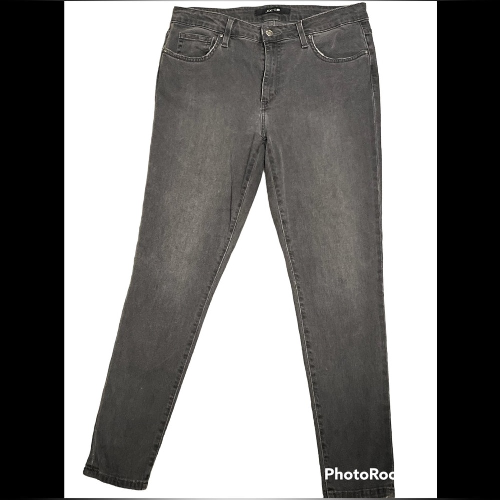Joe’s curvy skinny ankle jeans. Size 30